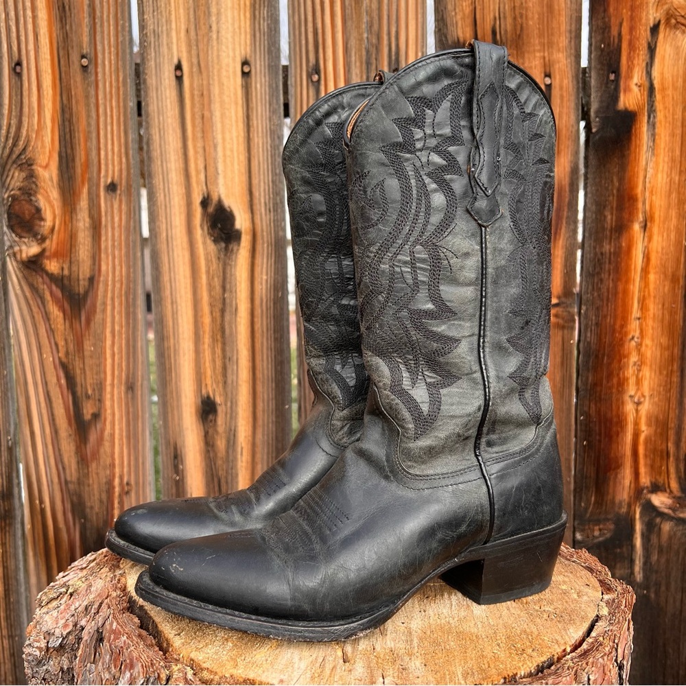 Shyanne faded black genuine leather mid calf cowboy boots, Women’s size 6.5